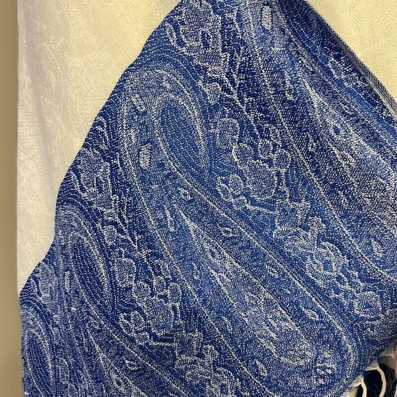 Off-White Cashmere Jacquard Scarf and/or Wrap with Blue Paisley Ends and Tassels - Picture 5 of 12